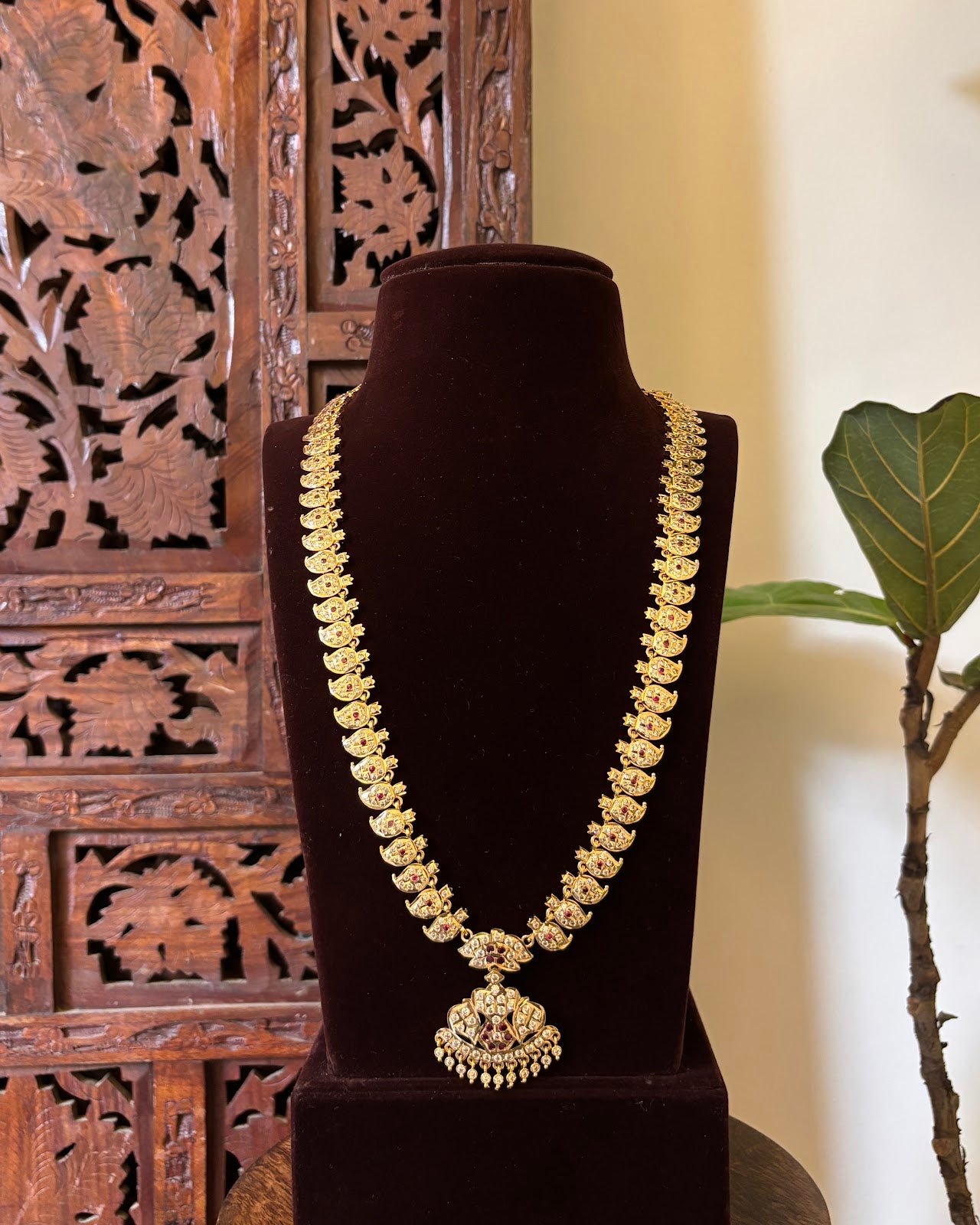Heritage Vintage Mango Imon Necklace Set with Earrings | Ruby & White | NC764