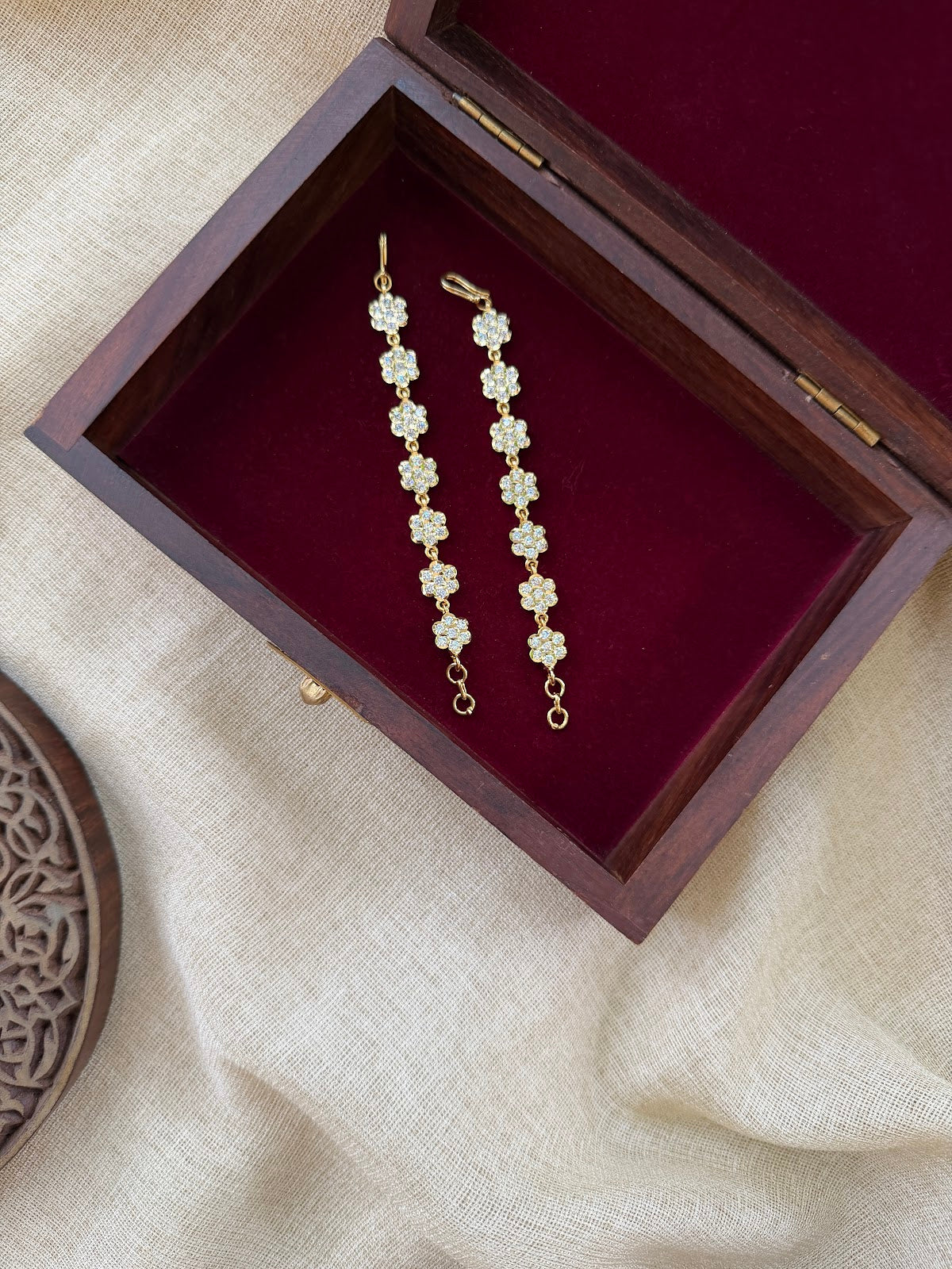 Timeless Impon Ear Chain – White Traditional Heritage Design EC250