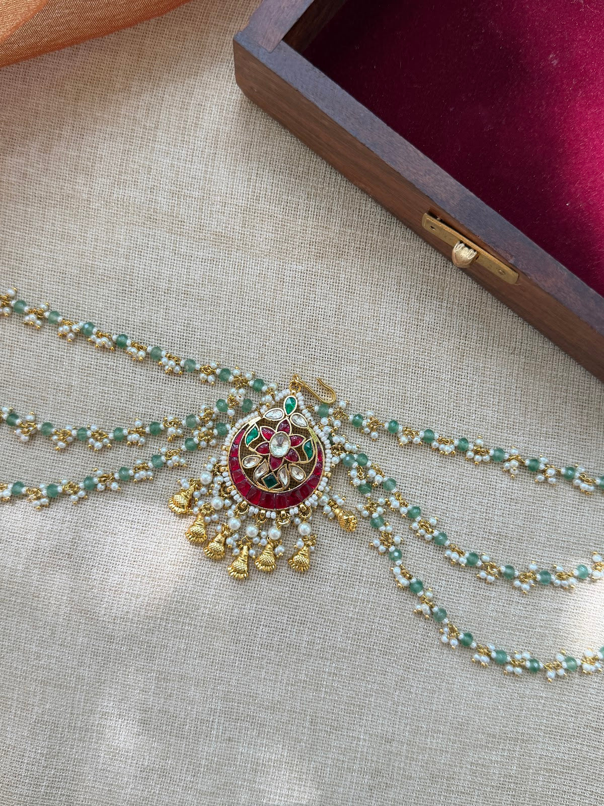 Royal Kundan Pendant with Side Chain Hair Accessory HA411