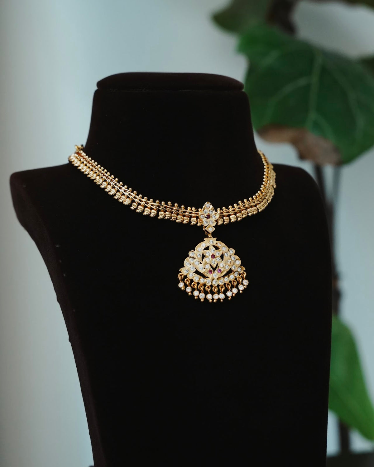 Vintage Floral Motif Impon Necklace | Ruby & White | Handmade Gold Tone | NC936