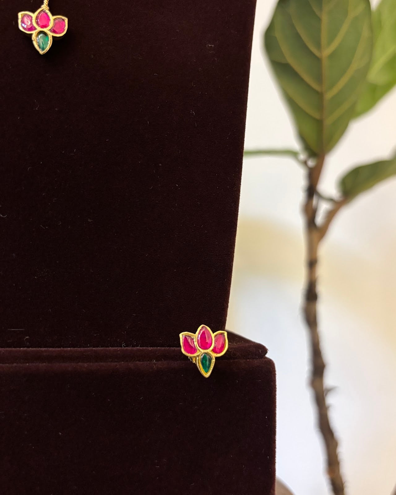 Lotus Jadau Kundan Invisible Chain Necklace with Earrings | Ruby | NC745