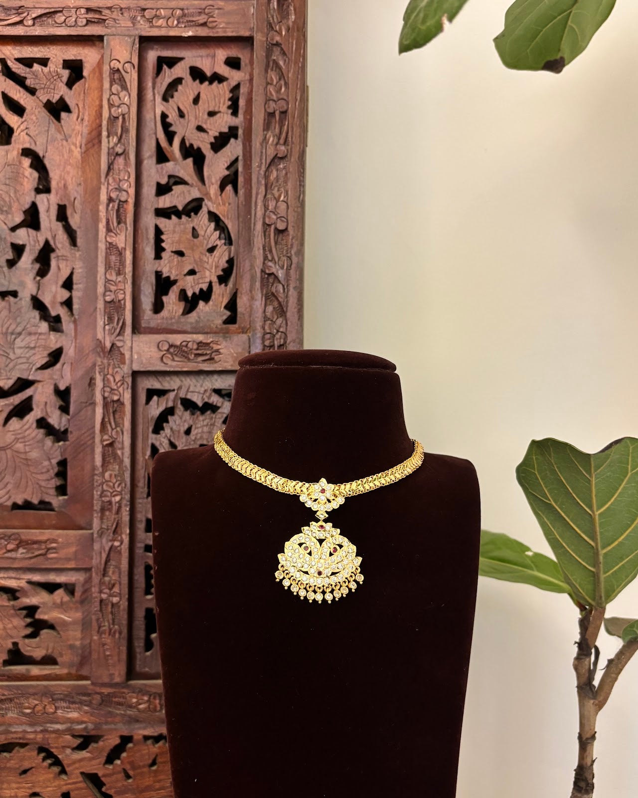 Floral Motif Impon Pendant Attigai Necklace | Ruby and White | Handmade Gold Tone | NC769