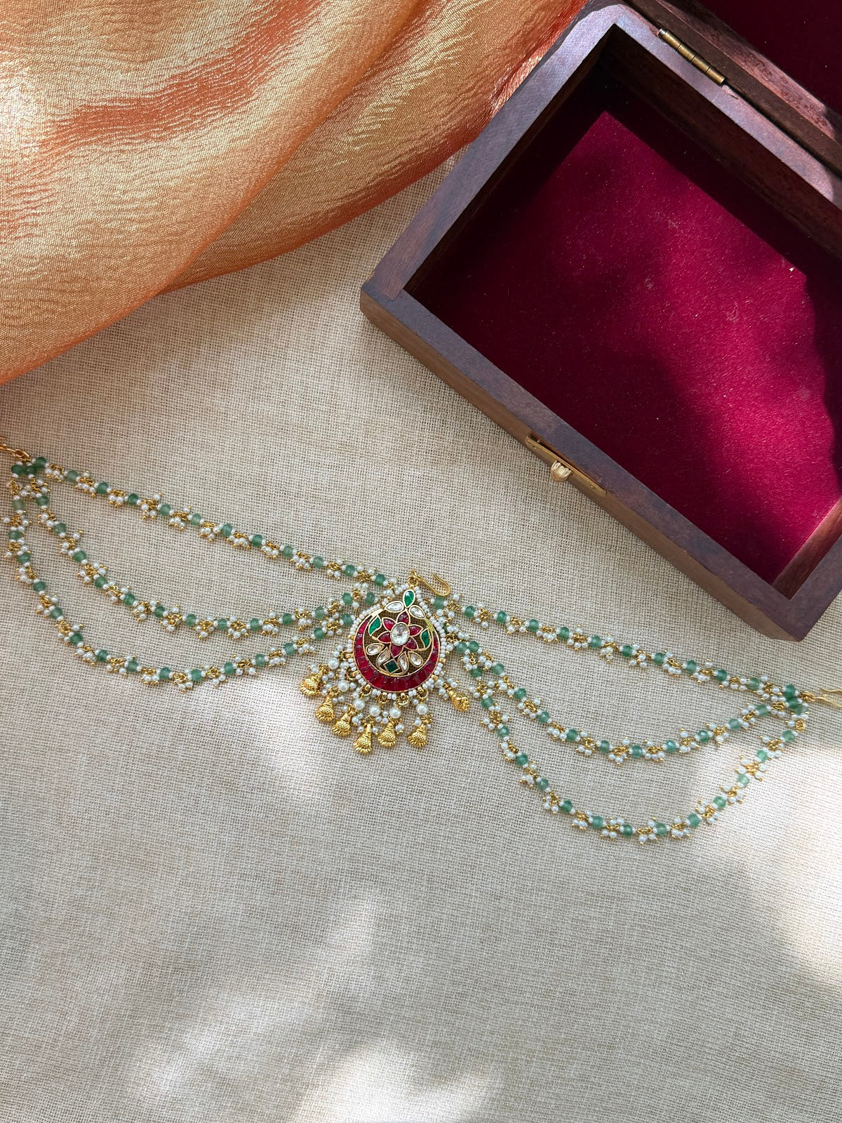 Royal Kundan Pendant with Side Chain Hair Accessory HA411