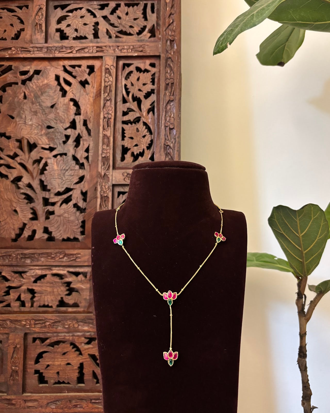 Lotus Jadau Kundan Invisible Chain Necklace with Earrings | Ruby | NC745