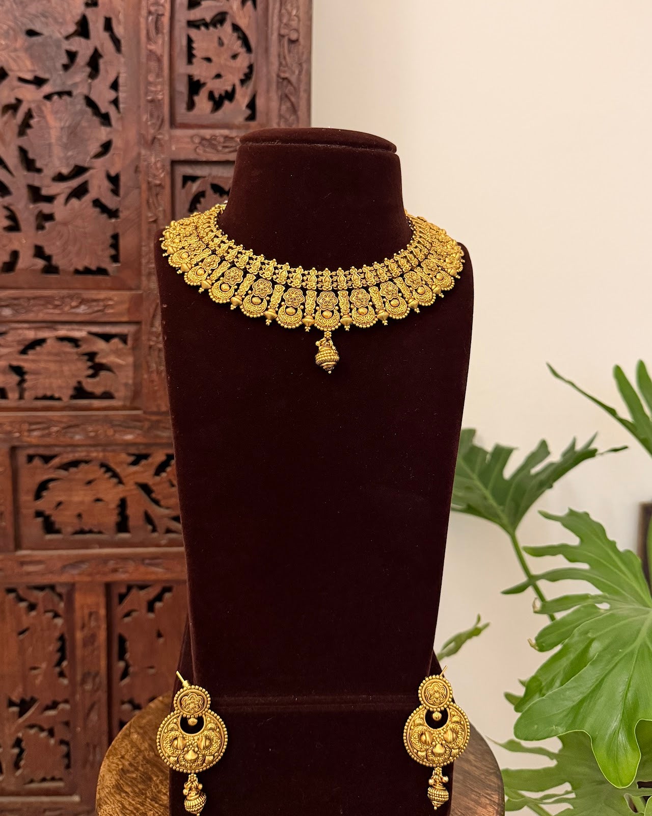 Traditional Antique Gold Matte Necklace & Earrings Set NC708