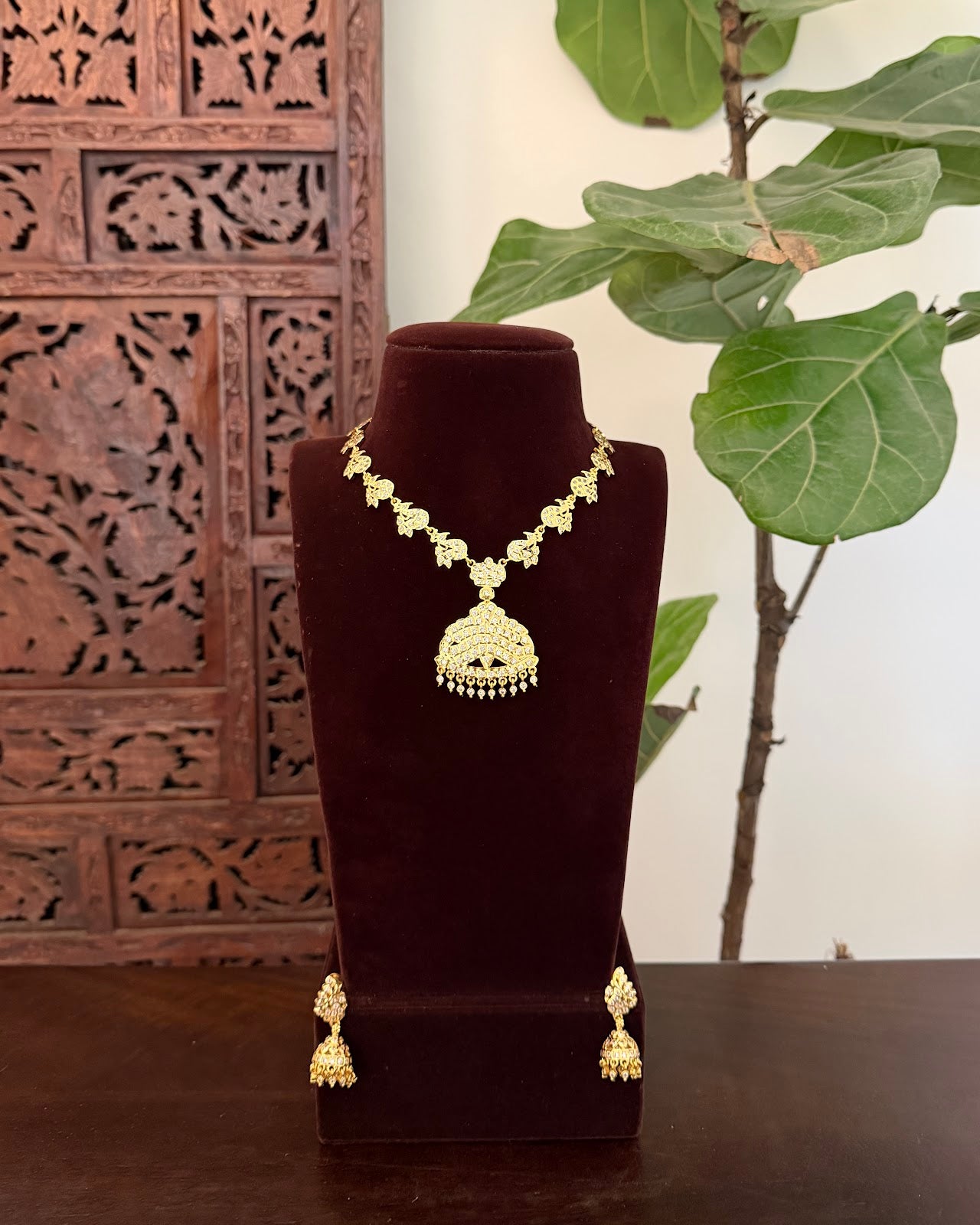 Heritage Vintage Peacock Impon Necklace Set with Earrings | White | Handmade Gold Tone | NC826