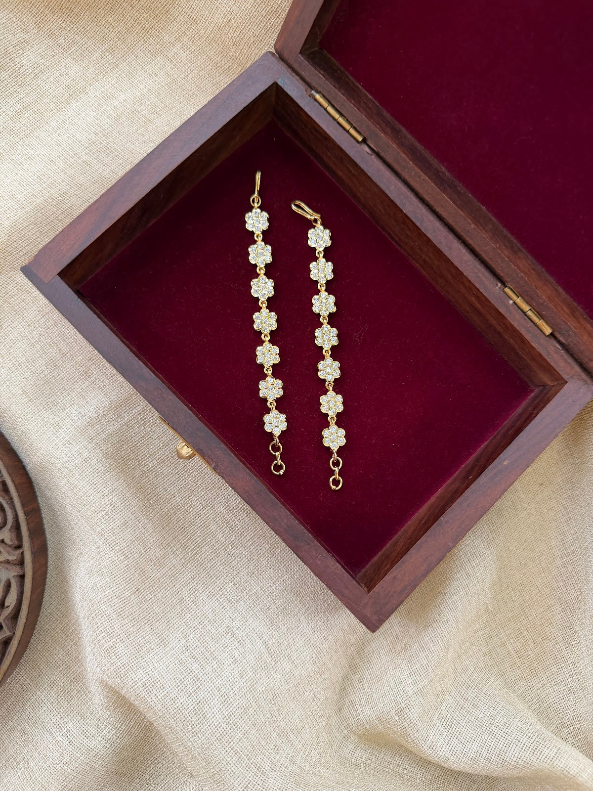 Timeless Impon Ear Chain – White Traditional Heritage Design EC250