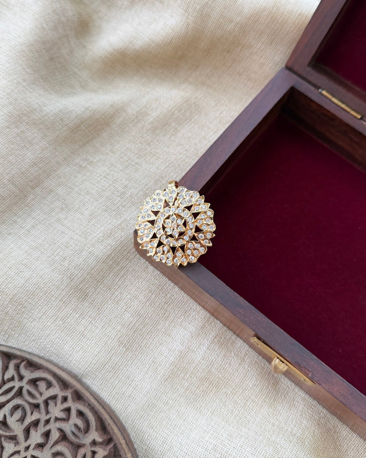 Elegant White Impon Hair Pendant | Handmade Gold Plated | HA406