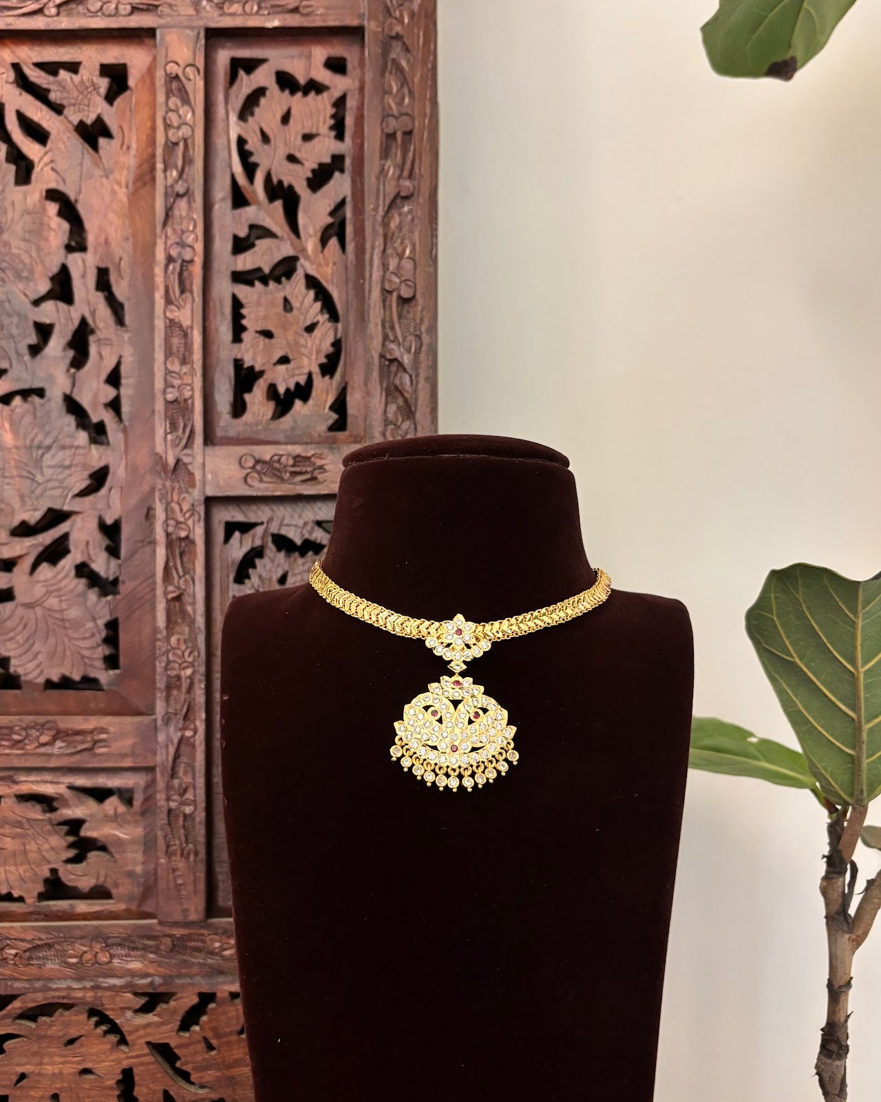 Floral Motif Impon Pendant Attigai Necklace | Ruby and White | Handmade Gold Tone | NC769