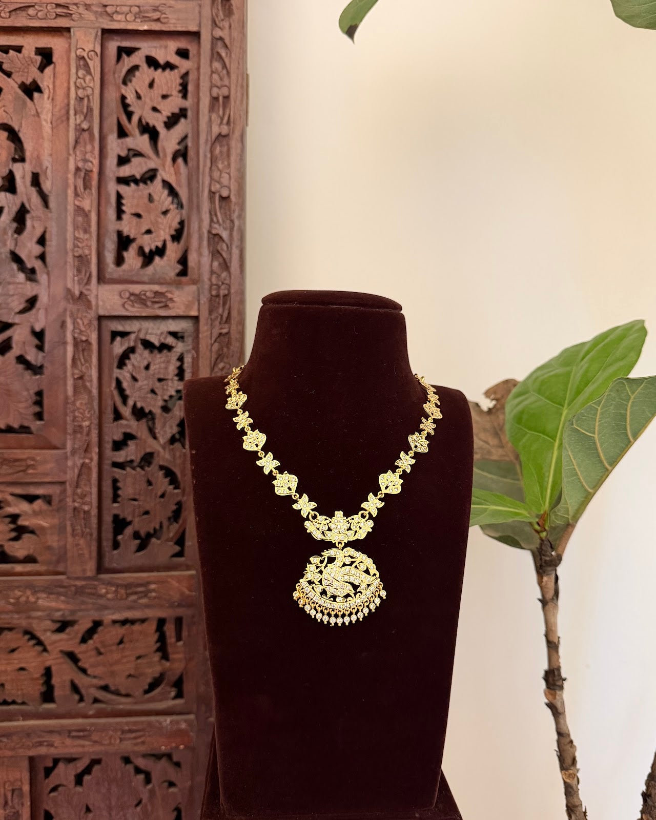 Vintage Panchaloham Necklace Set | White | Handmade Gold Tone | NC792