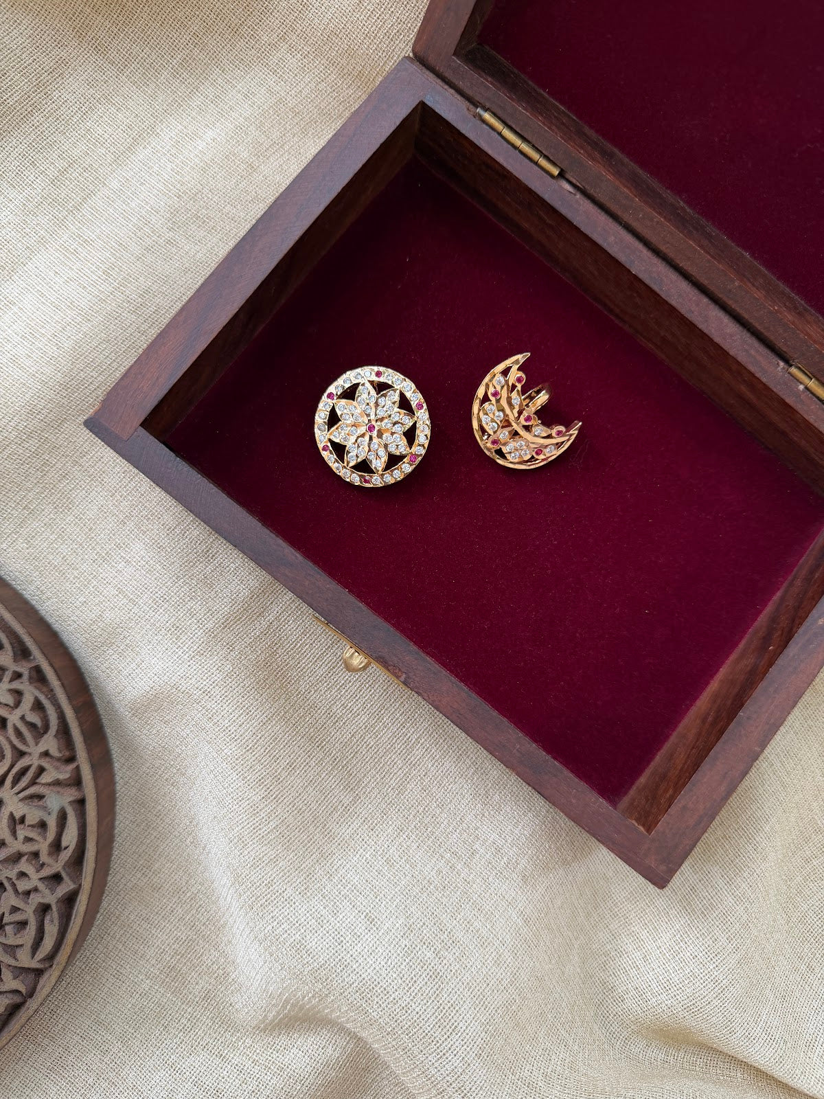 Jadau Kundan Sun & Moon Hair Accessory – Gold Plated | HA420