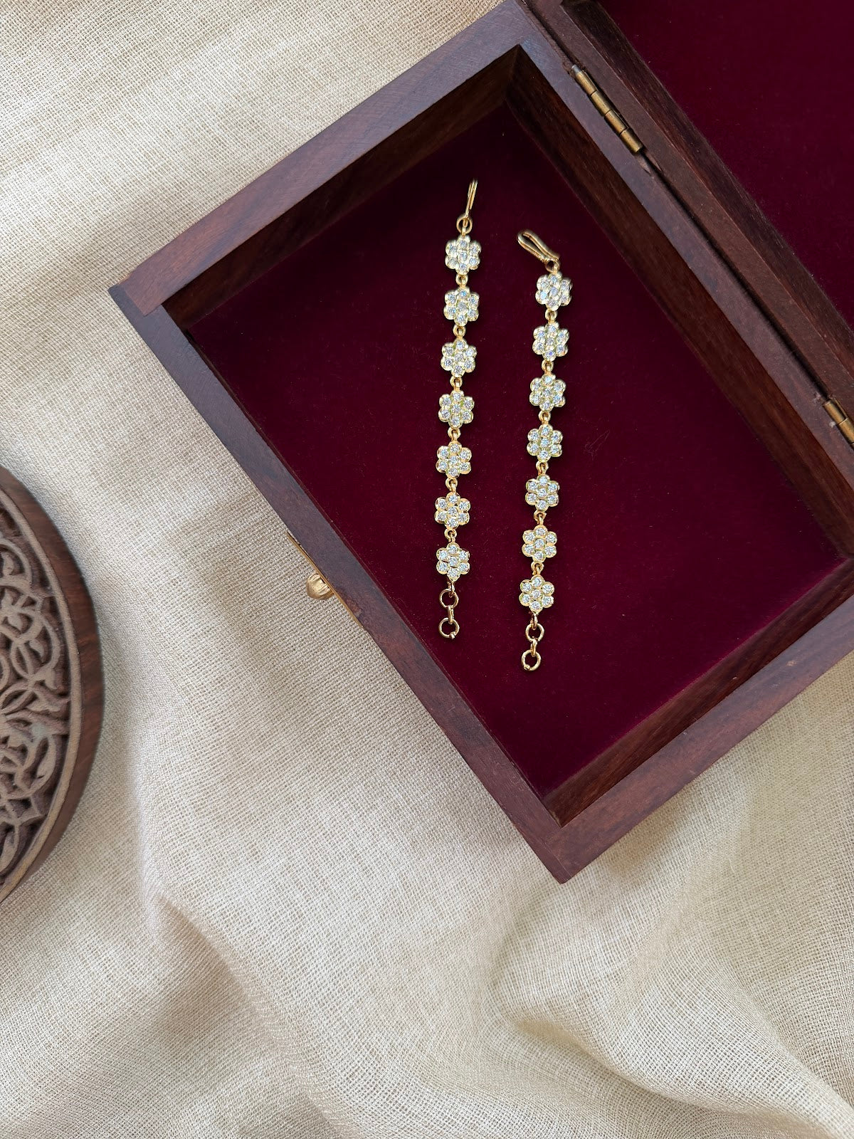 Timeless Impon Ear Chain – White Traditional Heritage Design EC250