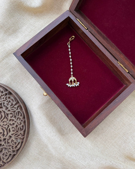 Minimal Jadau Floral Design Maang Tikka | White | Handmade Gold Plated | MT387