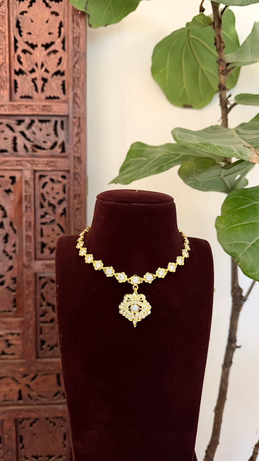 Vintage Impon Necklace | White | Handmade Gold Tone | NC818