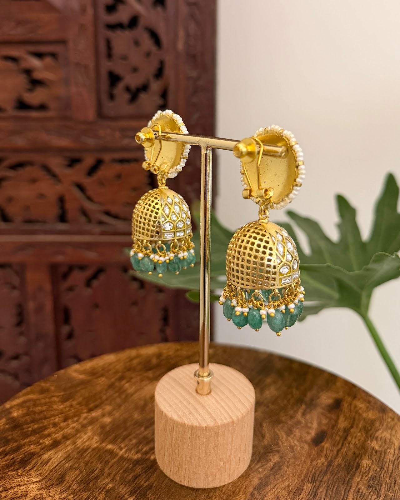 White Floral Jadau Kundan Jhumkas ER380