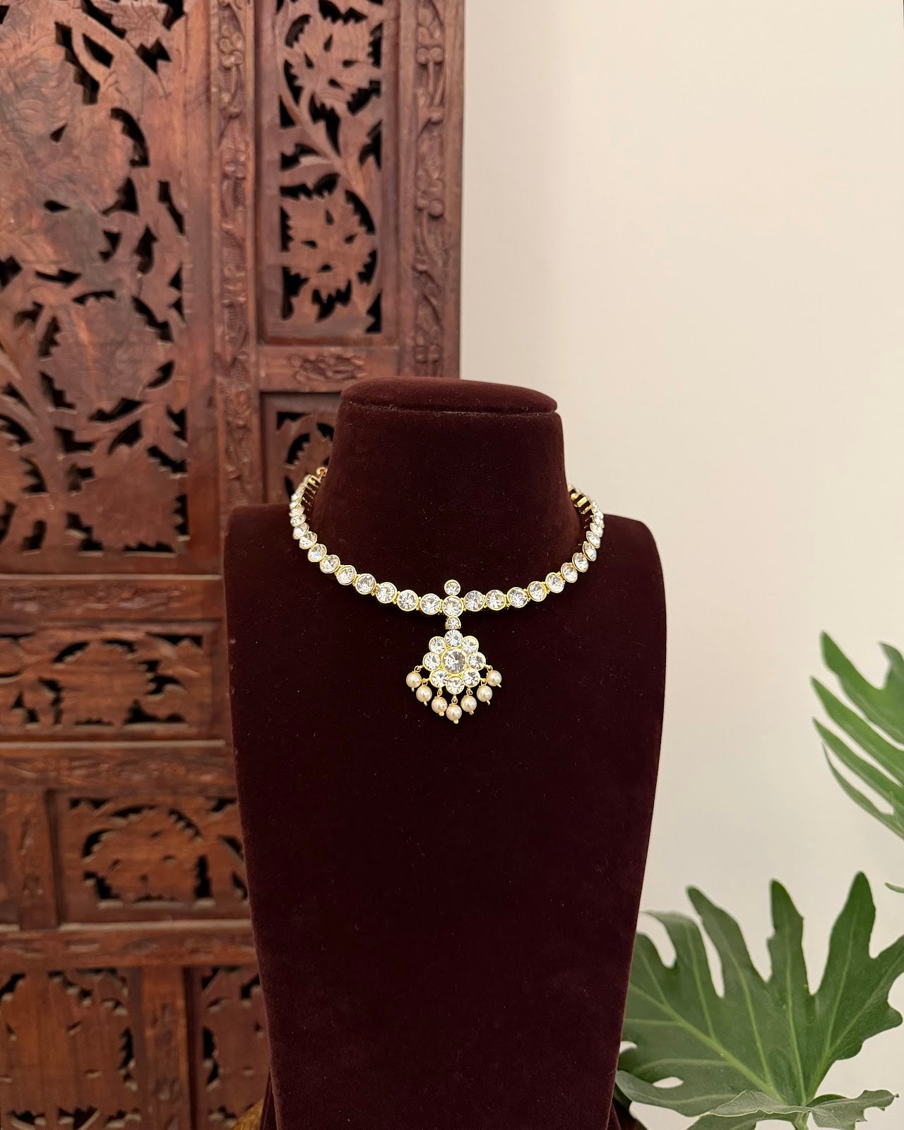 Vintage Impon Necklace White NC692