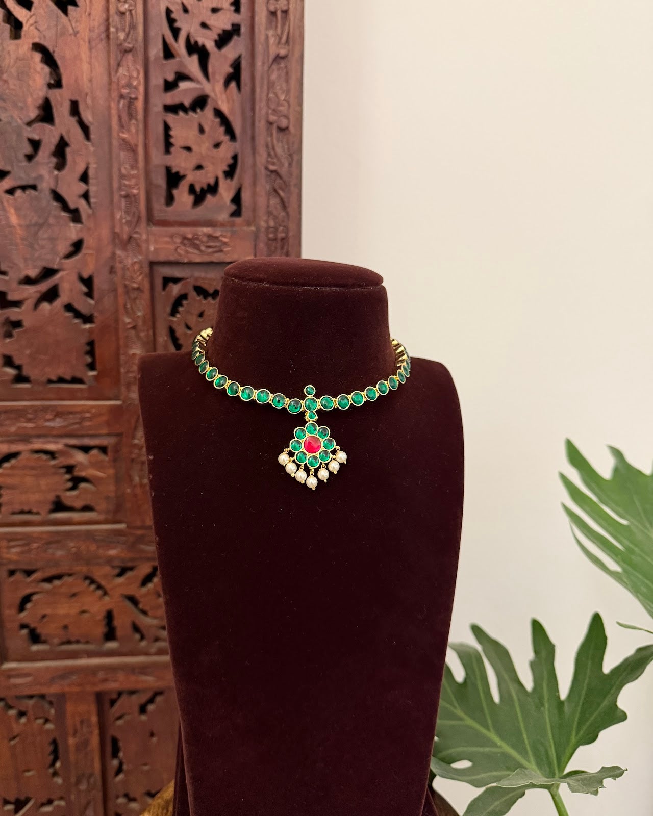Vintage Impon Necklace Green NC690