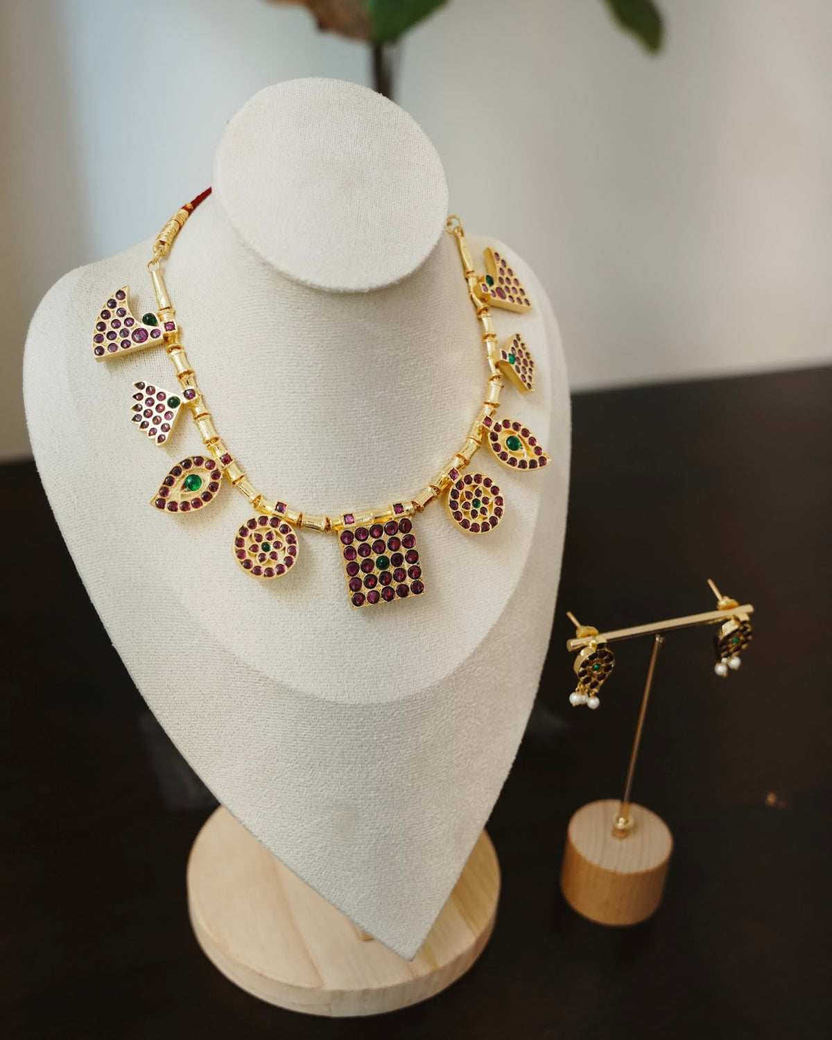 Bharatanatyam Classic Kemp Stone Necklace Set with Earrings | Handmade Gold Tone | NC917