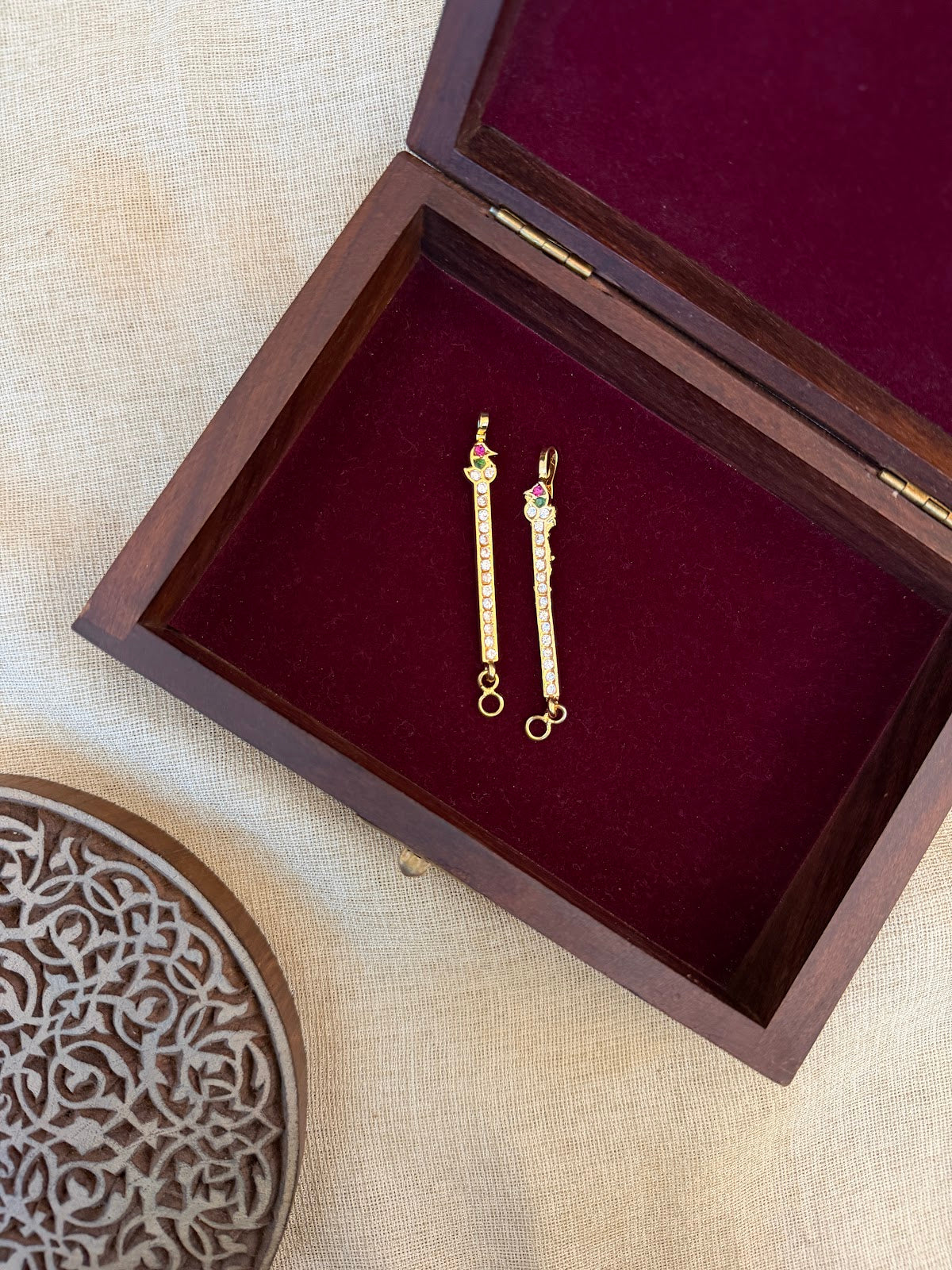 Vintage Floral Impon Straight Ear Chain - White | Handmade Gold Tone | EC246