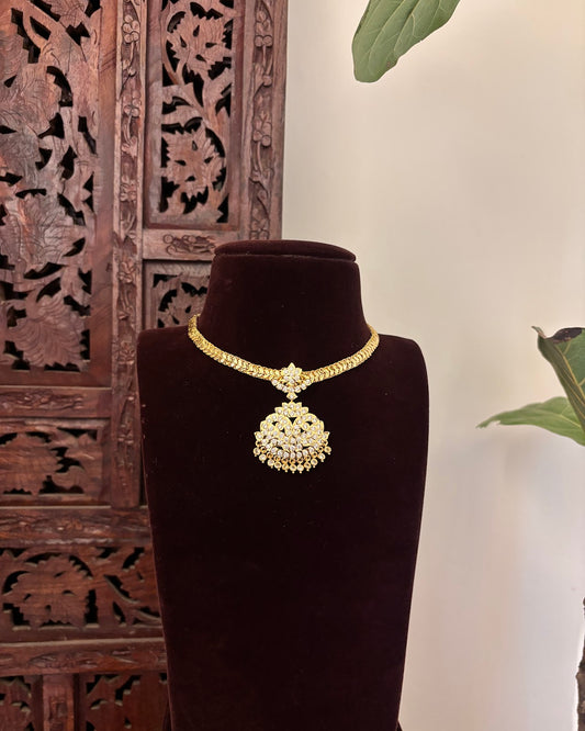 Floral Motif Impon Pendant Attigai Necklace – White | Handmade Gold Tone | NC804