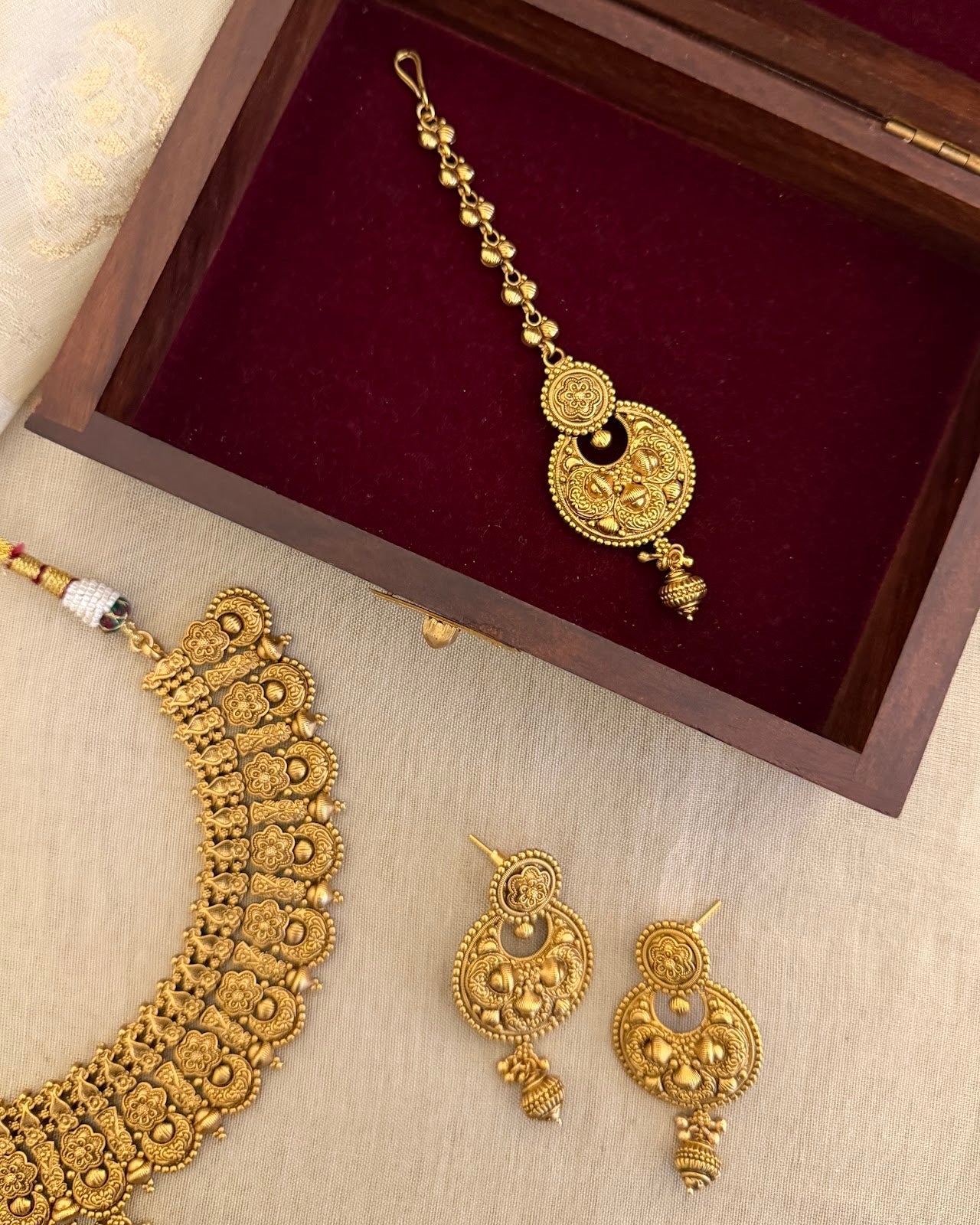 Traditional Antique Gold Matte Necklace & Earrings Set NC708