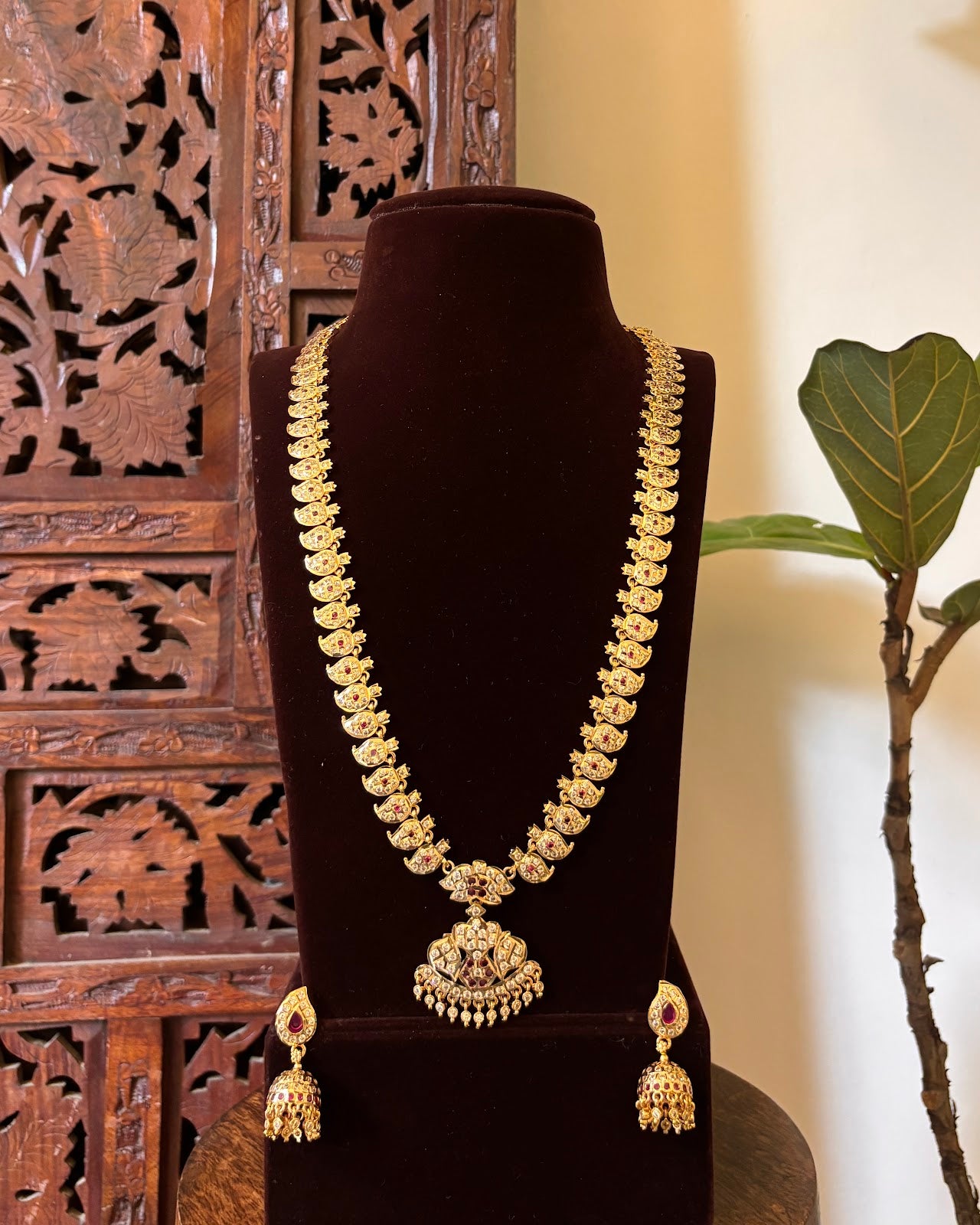 Heritage Vintage Mango Imon Necklace Set with Earrings | Ruby & White | NC764