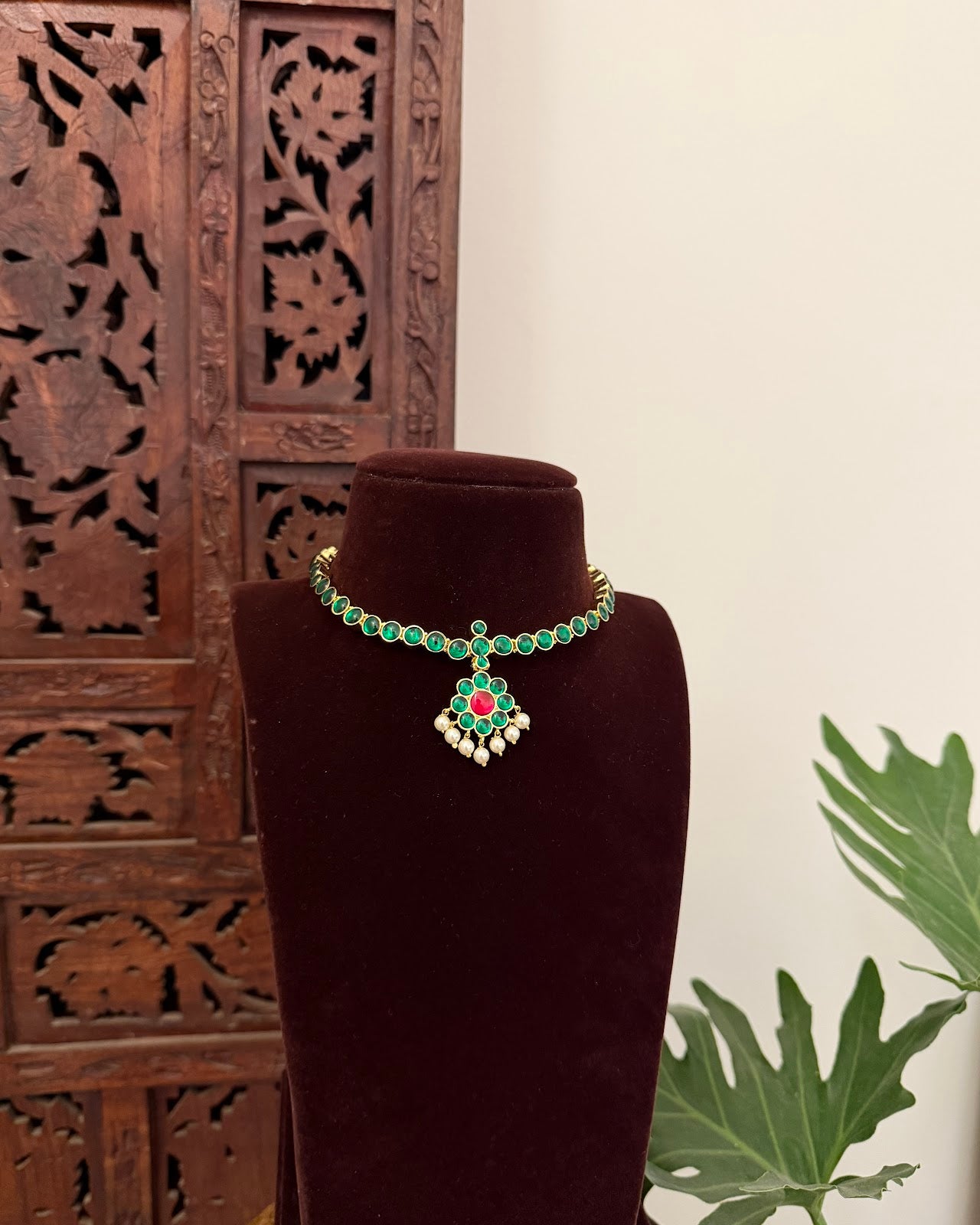 Vintage Impon Necklace Green NC690