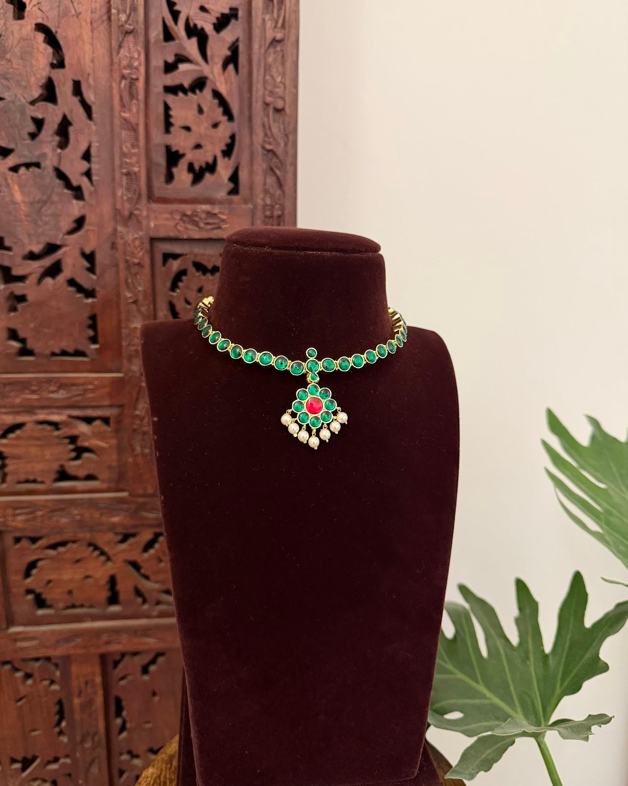 Vintage Impon Necklace Green NC690