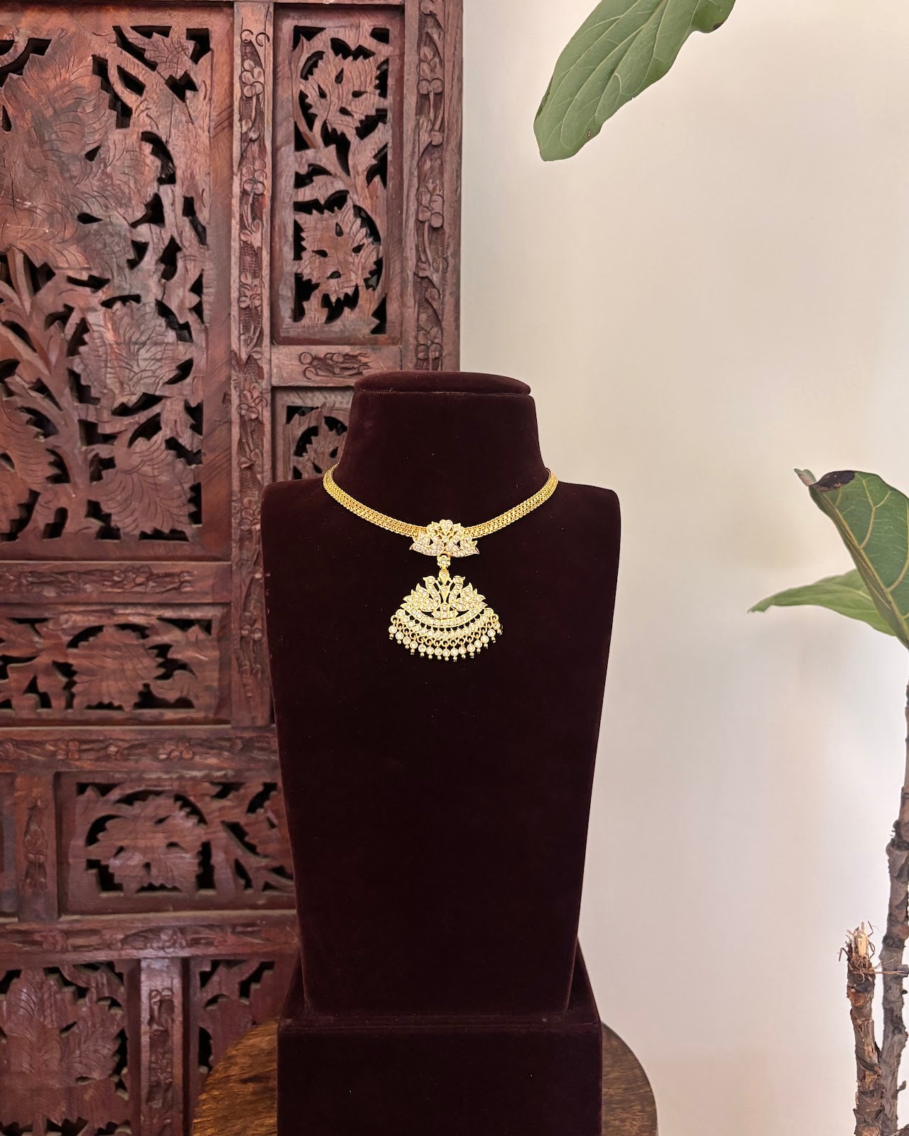 Vintage Impon Peacock Attigai Necklace – White | Handmade Gold Tone | NC803