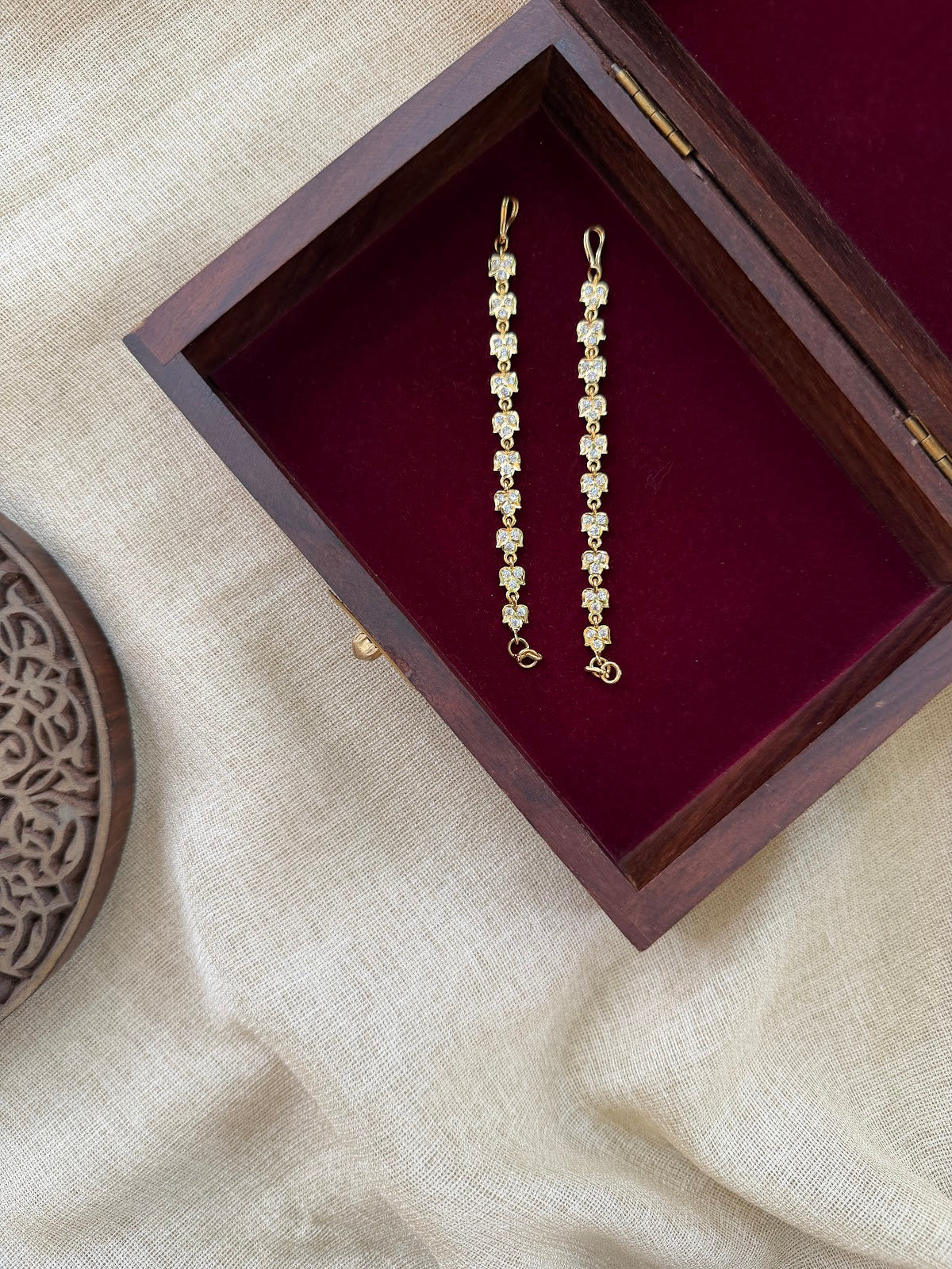 Classic Impon Ear Chain – White Antique Floral Design EC251