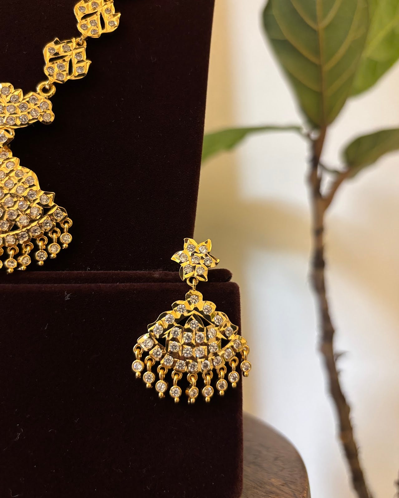 Floral Motif Impon Jewellery Set | White | Haram & Earrings | Handmade Gold Tone | NC757