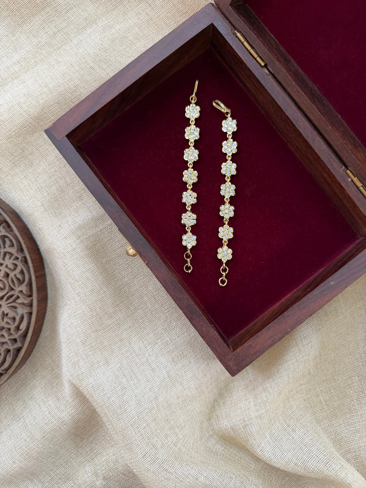 Timeless Impon Ear Chain – White Traditional Heritage Design EC250