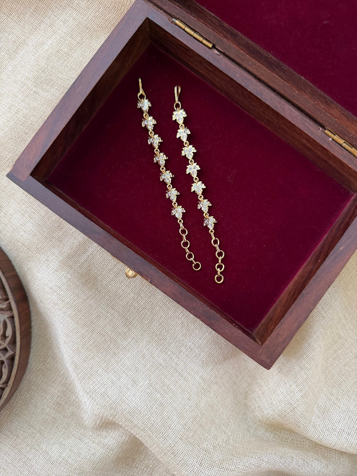 Vintage Floral Impon Ear Chain – White Traditional Style EC252