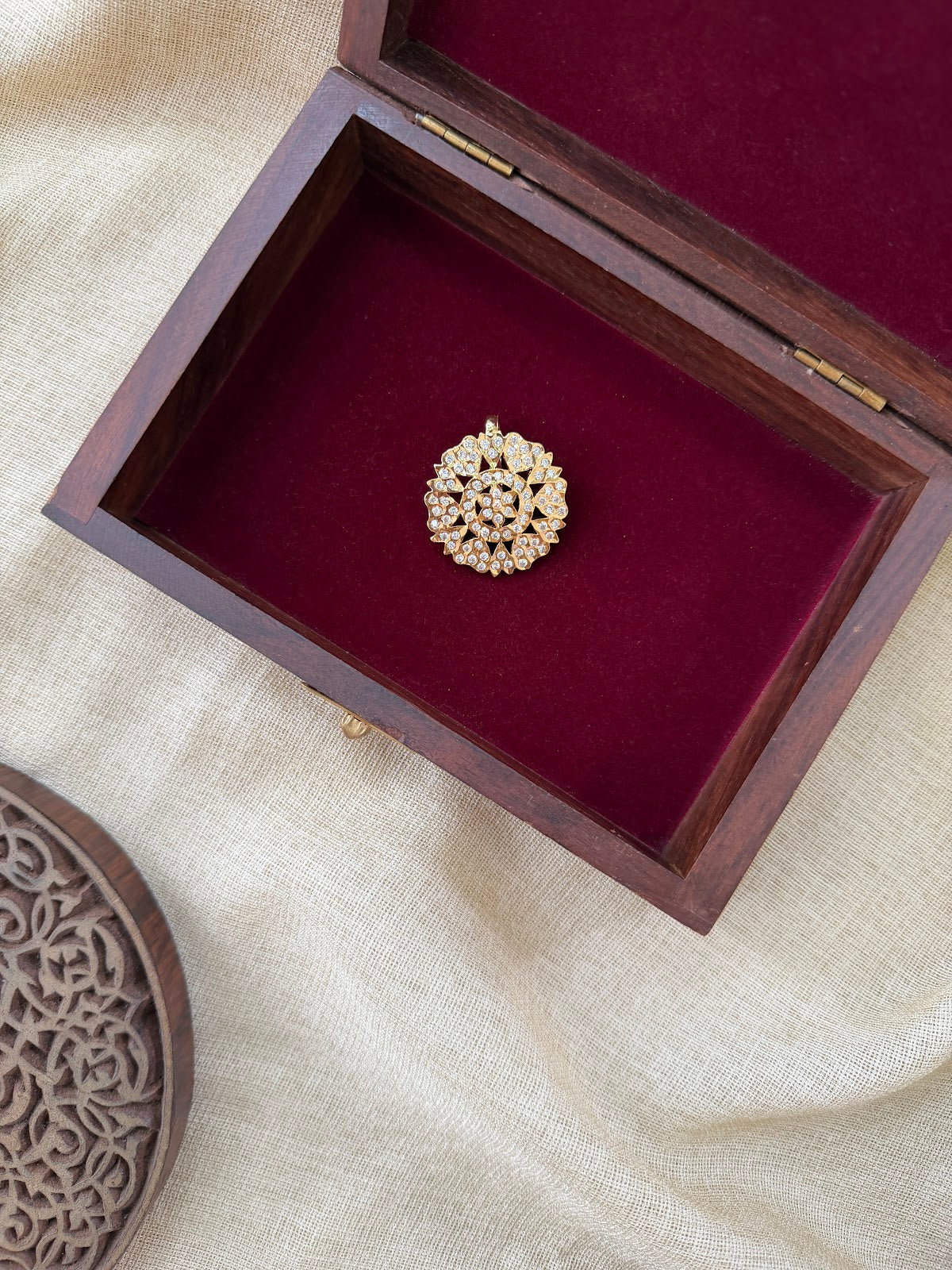 Elegant White Impon Hair Pendant | Handmade Gold Plated | HA406