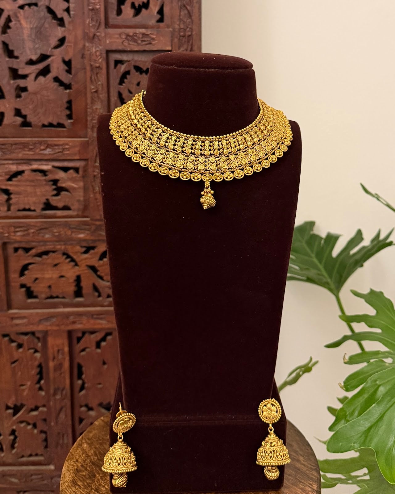 Classic Antique Gold Matte Bridal Necklace Set NC710