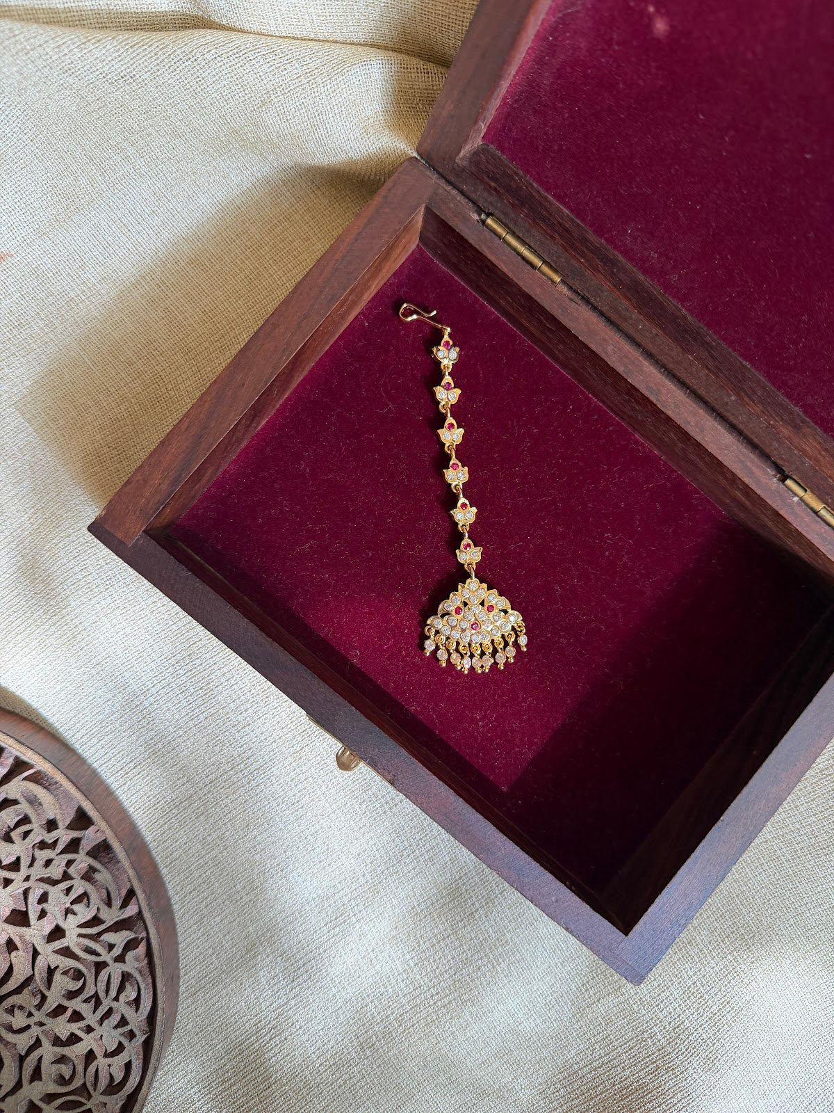 Vintage Impon Heritage Maang Tikka | White & Ruby | MT351
