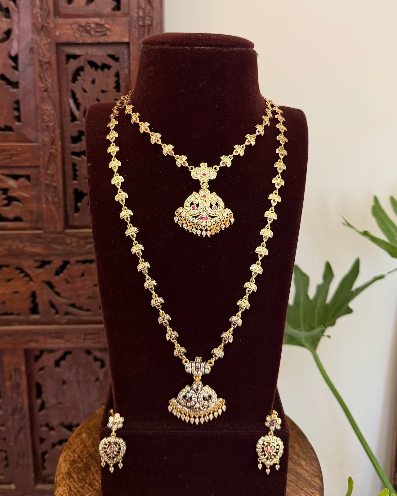 Floral Motif Impon Jewellery Set Ruby & White NC704