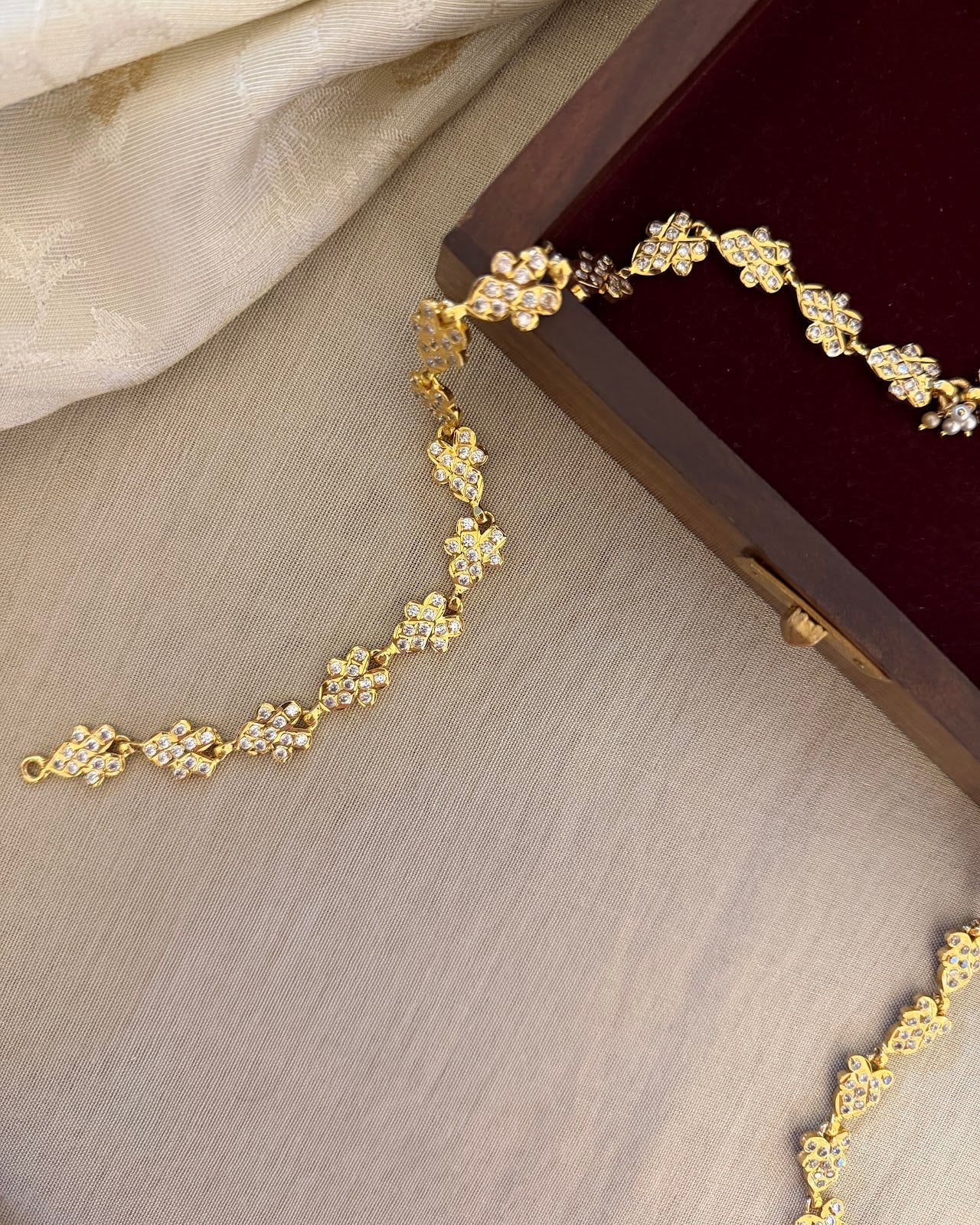 Vintage White Impon Hip Chain | WB039