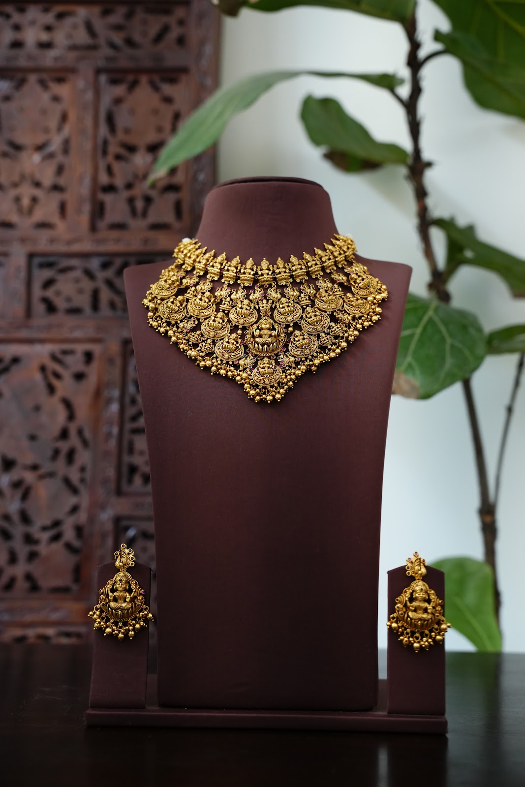 Grand Heritage Lakshmi Gold-Plated Choker Set with Earrings | NC904