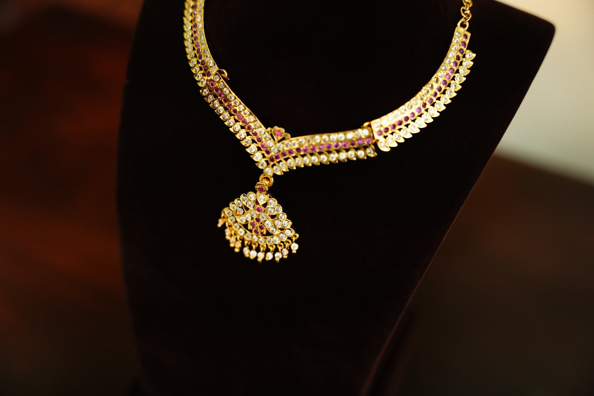 Classic Panchaloha Necklace | White & Ruby | Handmade Gold Tone | NC912