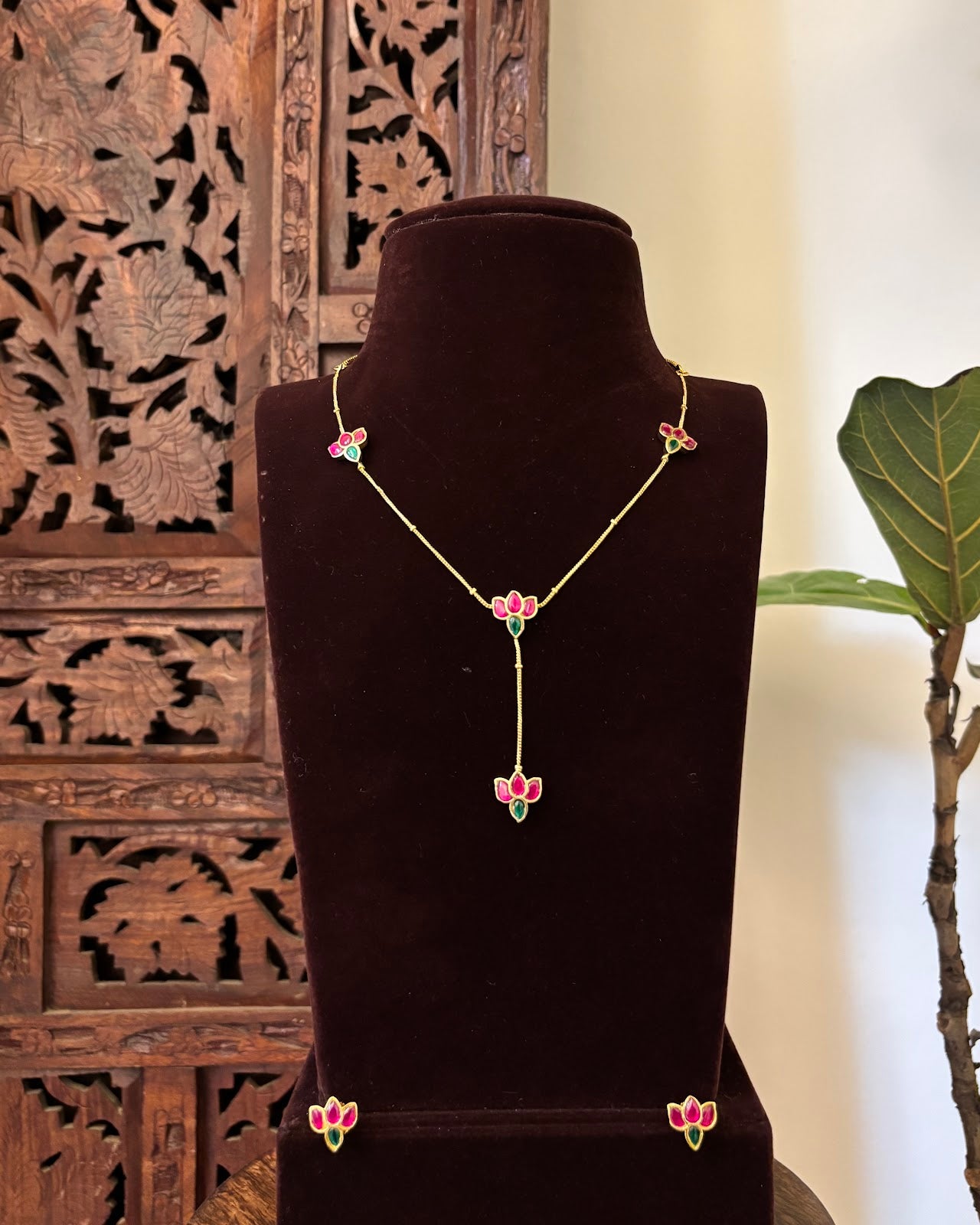 Lotus Jadau Kundan Invisible Chain Necklace with Earrings | Ruby | NC745