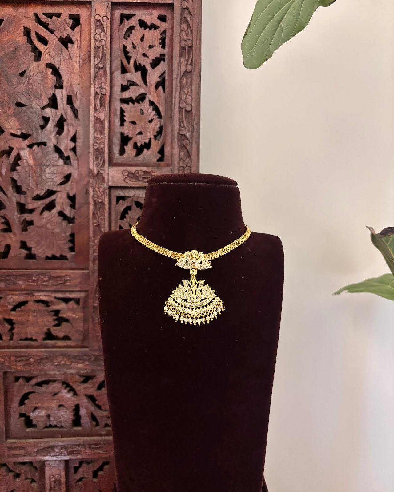 Vintage Impon Peacock Attigai Necklace – White | Handmade Gold Tone | NC803