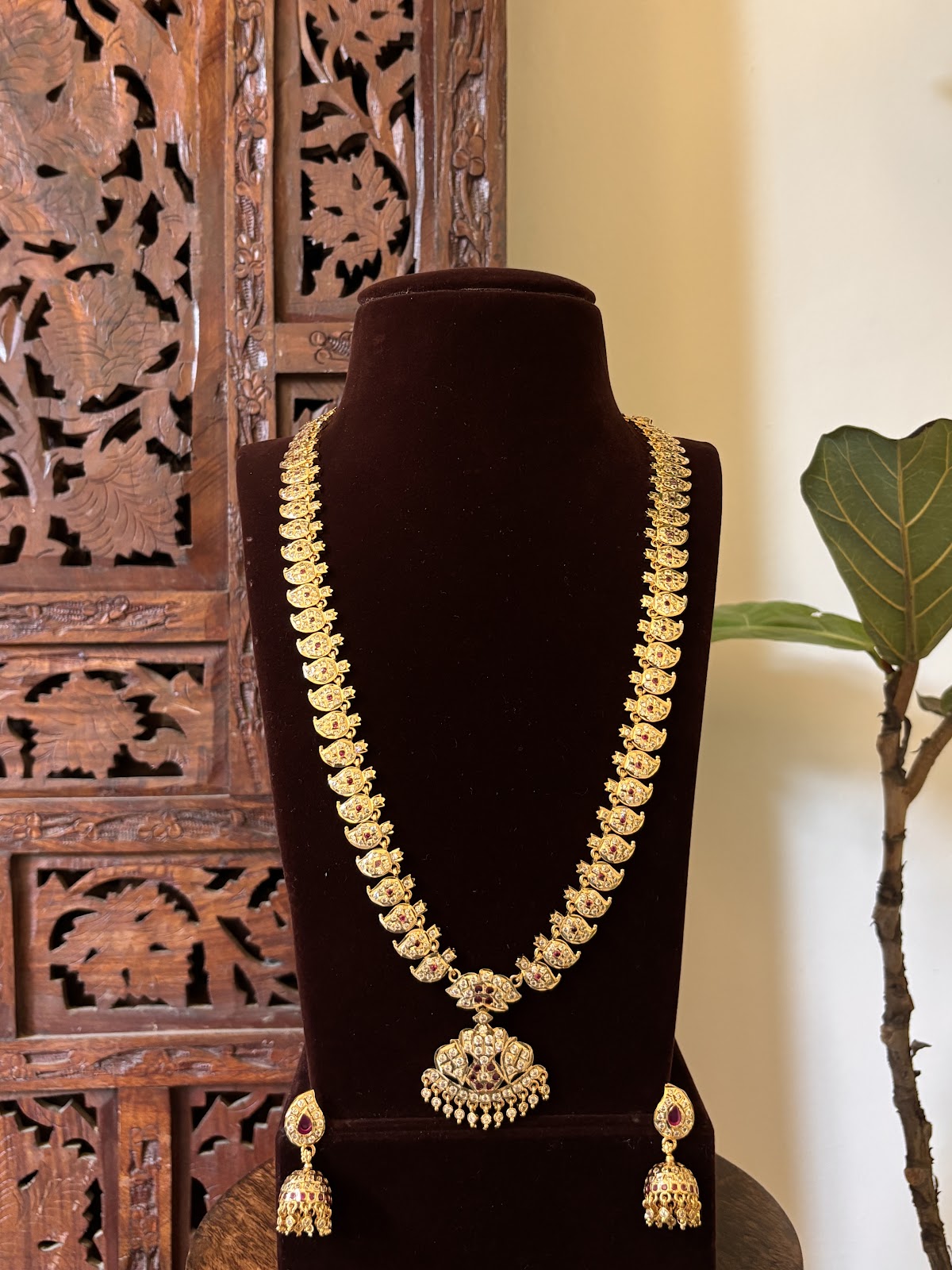Heritage Vintage Mango Imon Necklace Set with Earrings | Ruby & White | NC764