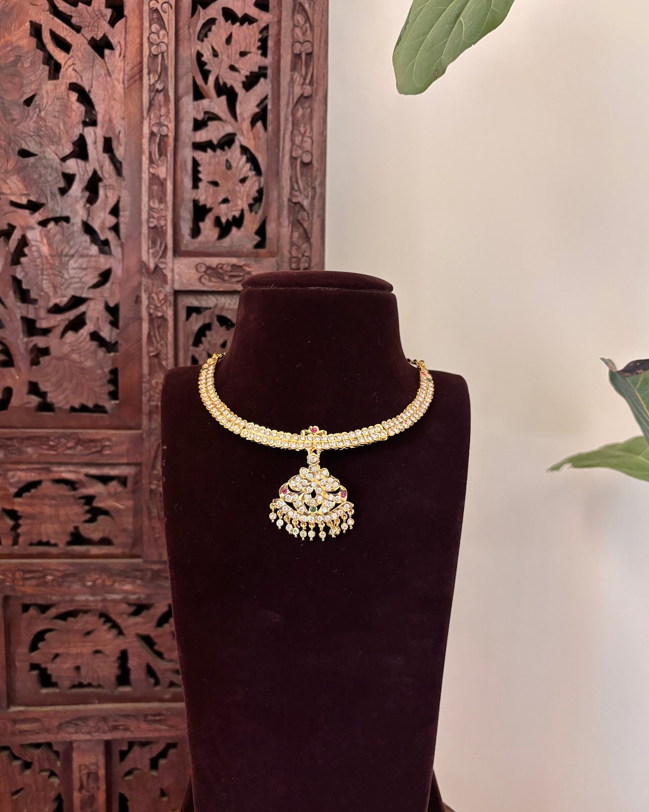 Floral Motif Impon Pendant Attigai Necklace – Ruby and White | Handmade Gold Tone | NC798