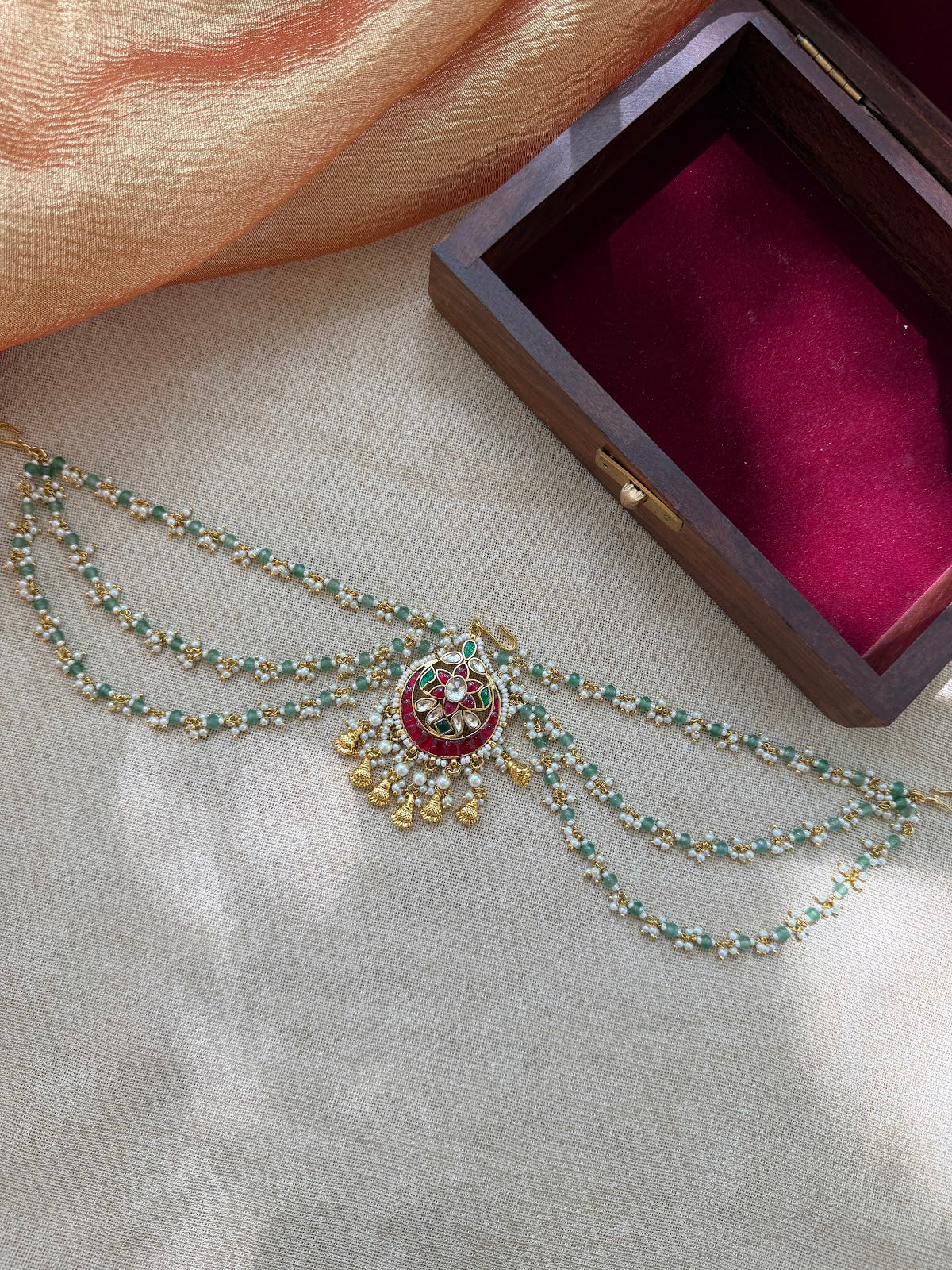 Royal Kundan Pendant with Side Chain Hair Accessory HA411