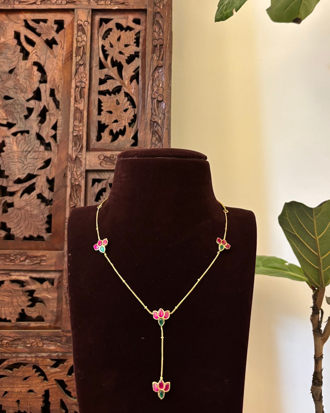 Lotus Jadau Kundan Invisible Chain Necklace with Earrings | Ruby | NC745