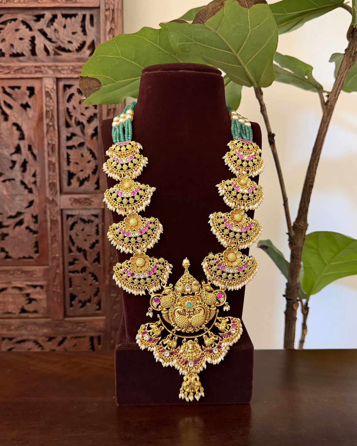 Jadau Kundan Peacock & Floral Necklace with Elephant Motif Earrings | NC880