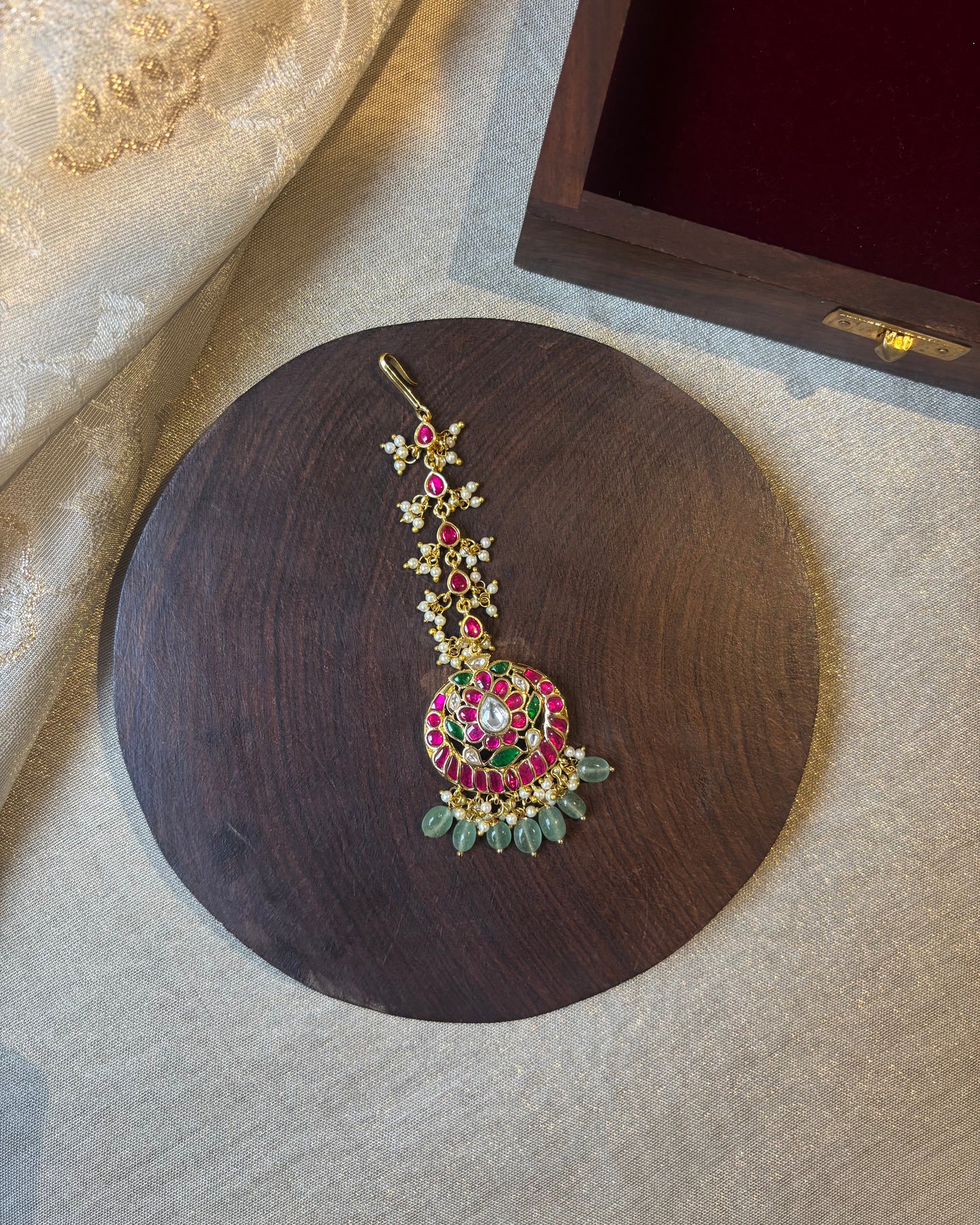 Jadau Kundan Floral Maang Tikka  – Gold-Plated Bridal Hair Jewellery | MT143