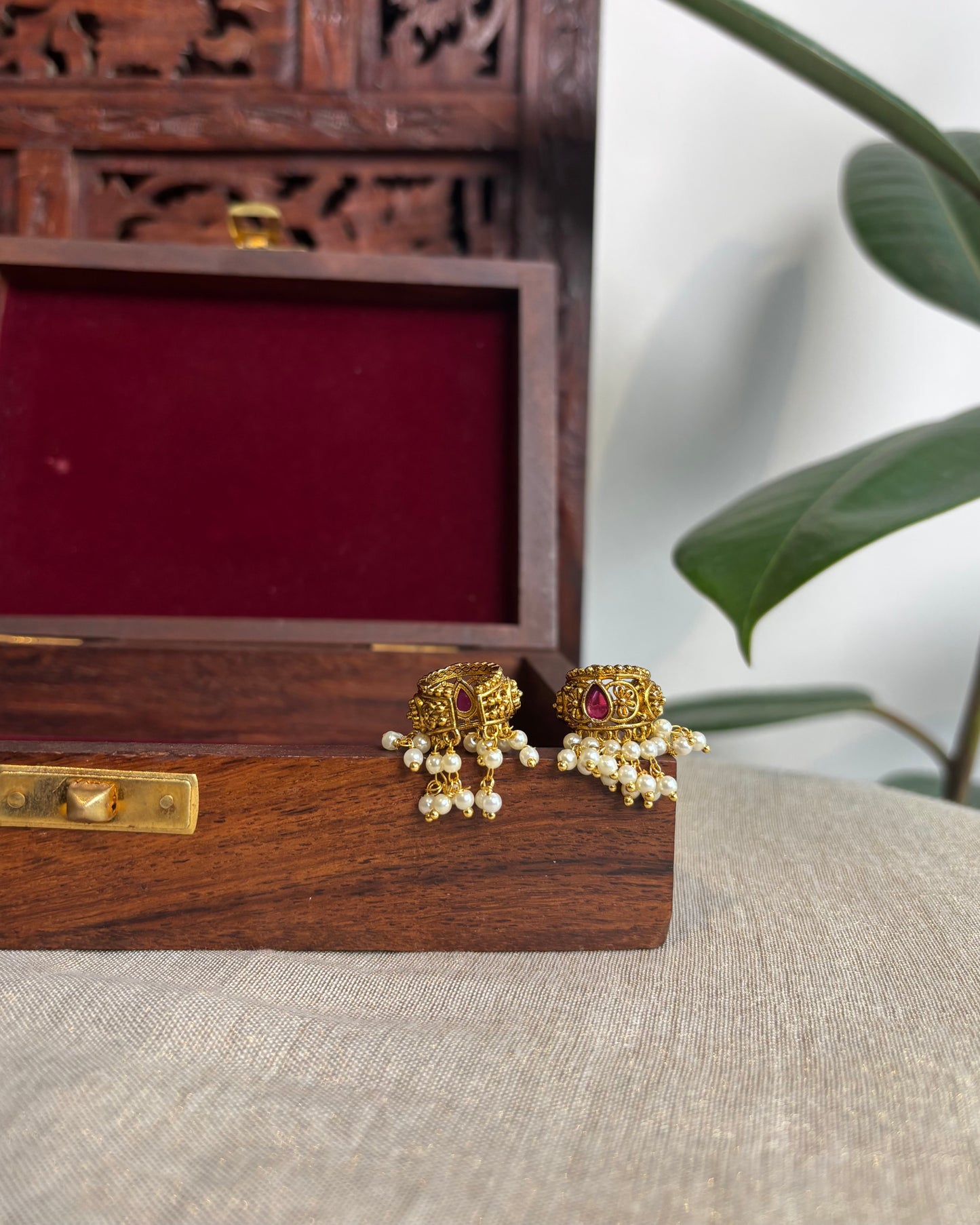 Antique Bugadi Set – Middle Cuffs| ER202