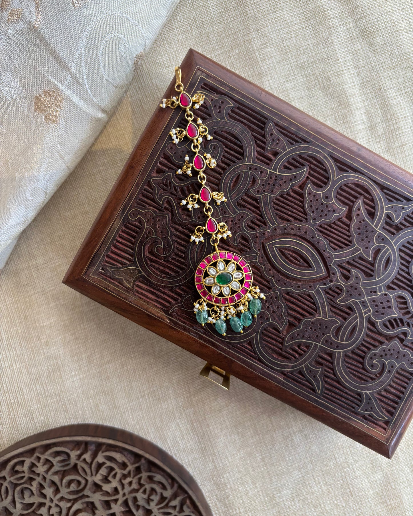 Jadau Kundan Floral Maang Tikka  – Gold-Plated Bridal Hair Jewellery | MT132